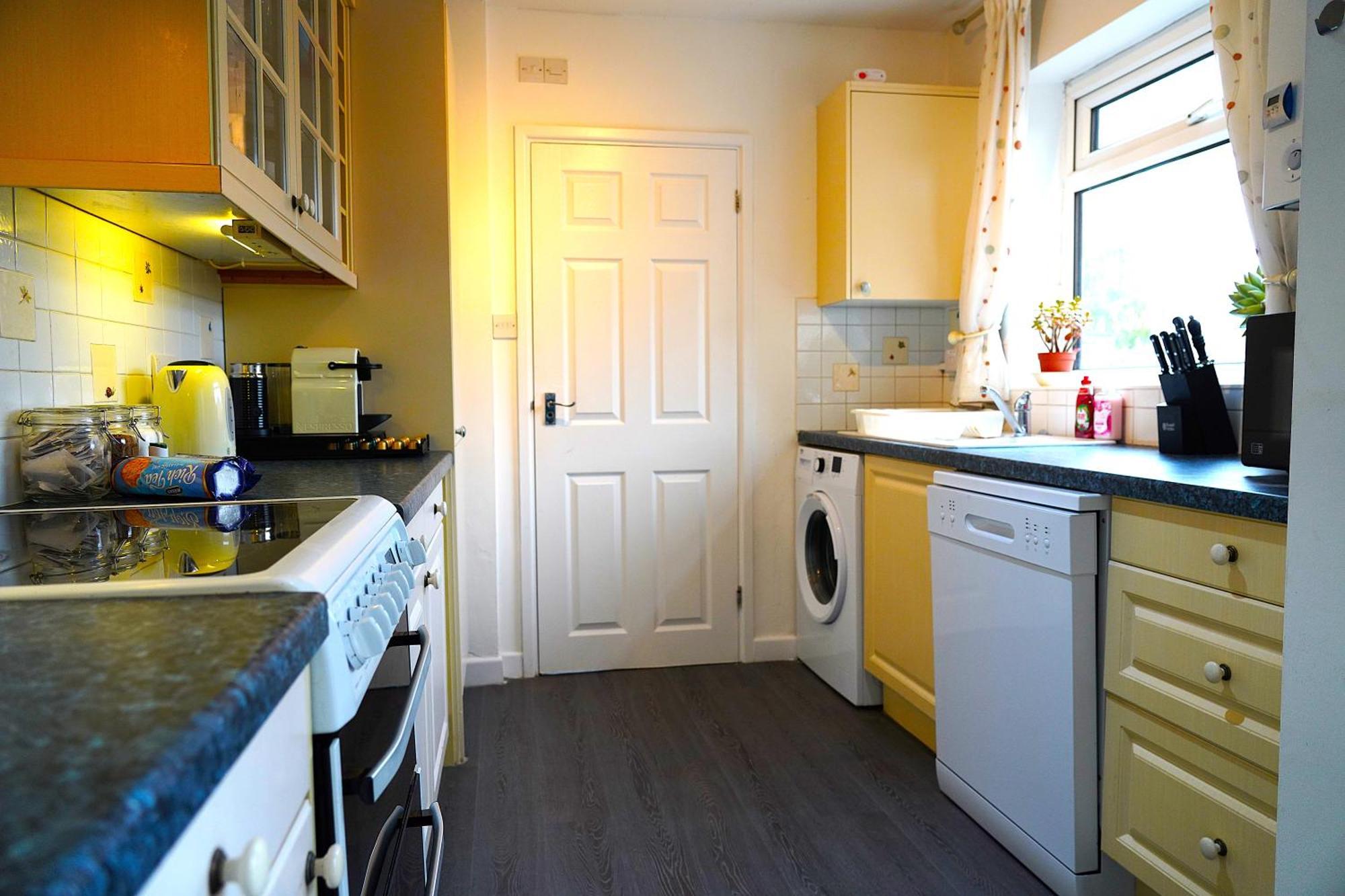 Sleeps 10, Free Parking, Close To Science Park, King Size Bed Milton  Exterior photo